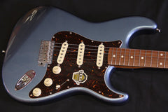 Fender C.I.J Vintage Series '62 Reissue Stratocaster. "Lake Placid Blue" - Sold